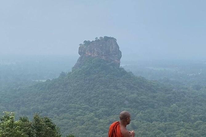 Ultimate 8-Day Sri Lanka Adventure: Private Guided Tour - Day 2 to Kandy: Lion Rock, Dambulla Caves, and the Sacred Tooth Relic